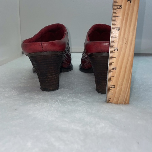 SoftWalk Red Wedges - Picture 6 of 12